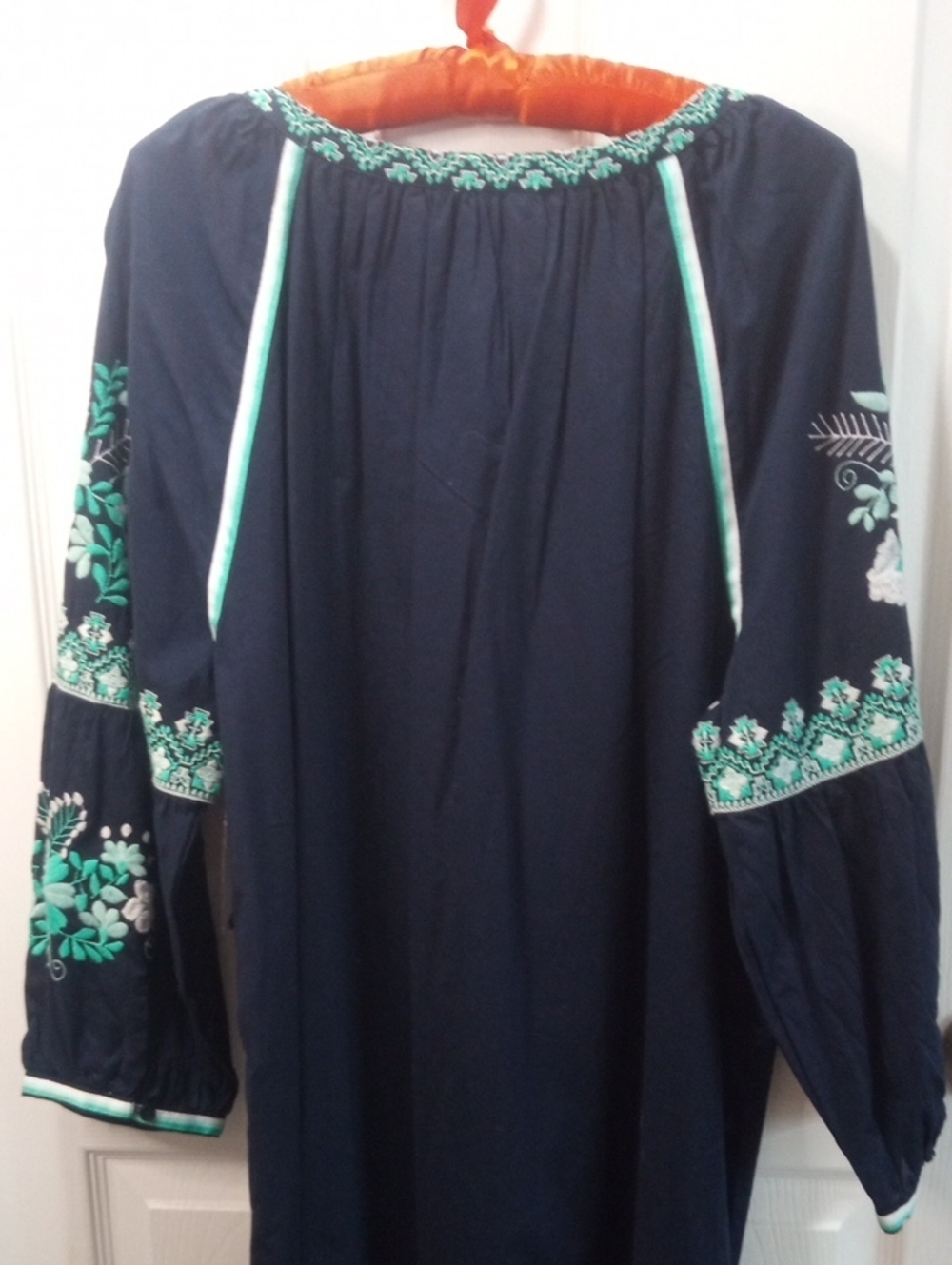CROWN & IVY OVERSIZED TUNIC - Picture 7 of 11